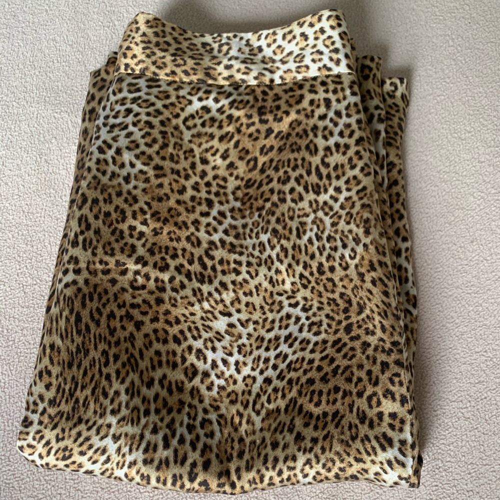 GUESS by Marciano leopard print 🐆 pencil skirt